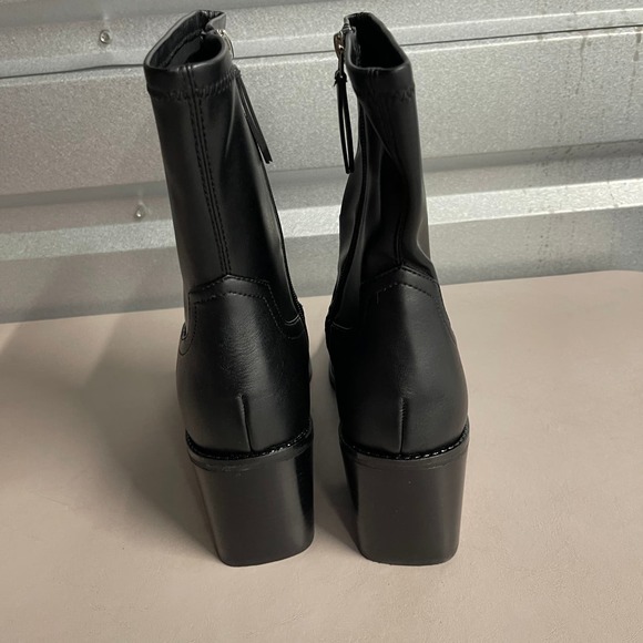 Dolce Vita Women's Black Zippered Pointed Toe Josiah Bootie Block Heel Boots 11 - Picture 6 of 9